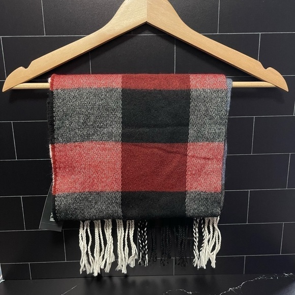 Steve Madden Blanket Scarf in Berry Check Plaid - Picture 2 of 3